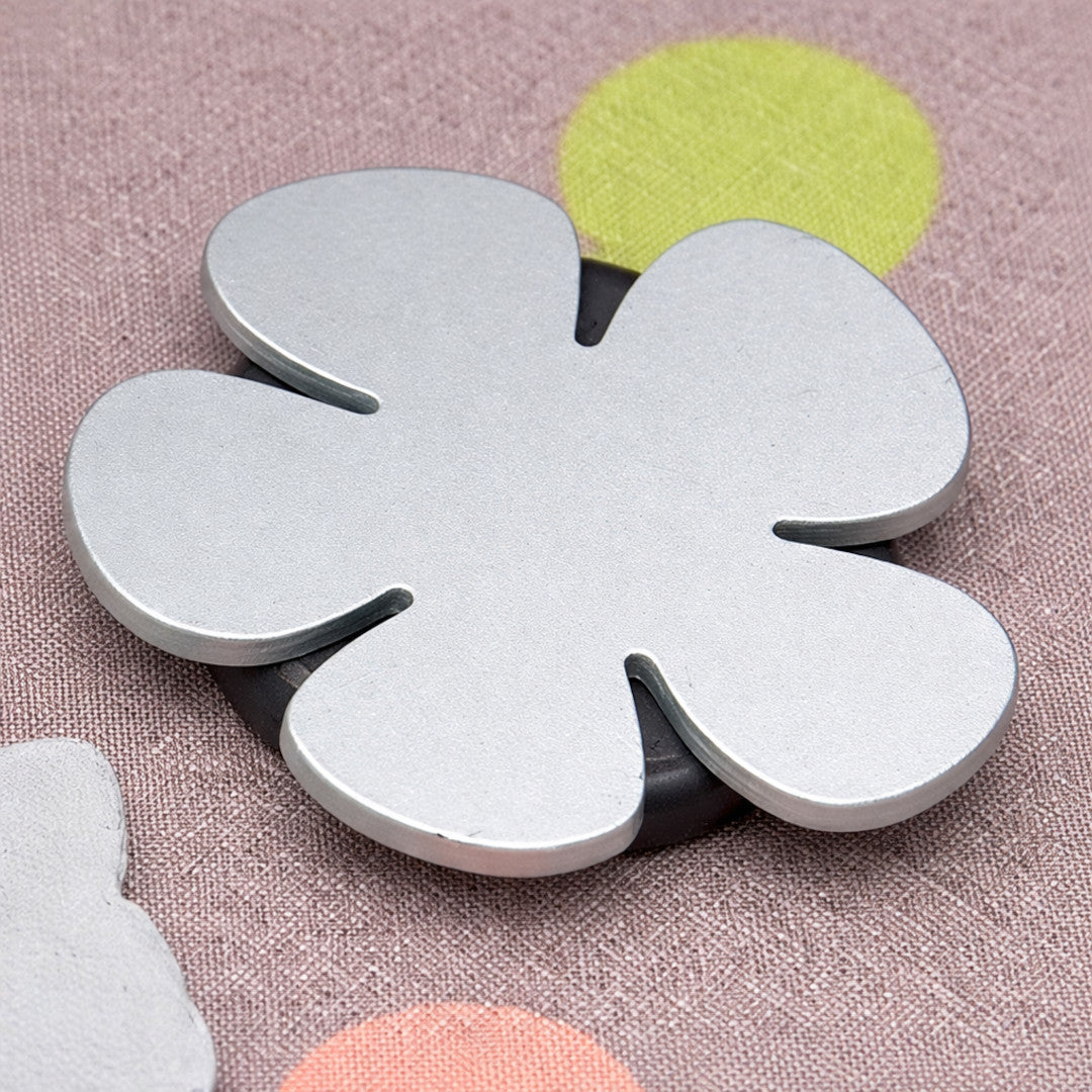 Magnetiske dugvægte i sølv – blomsterdesign (4 stk.)