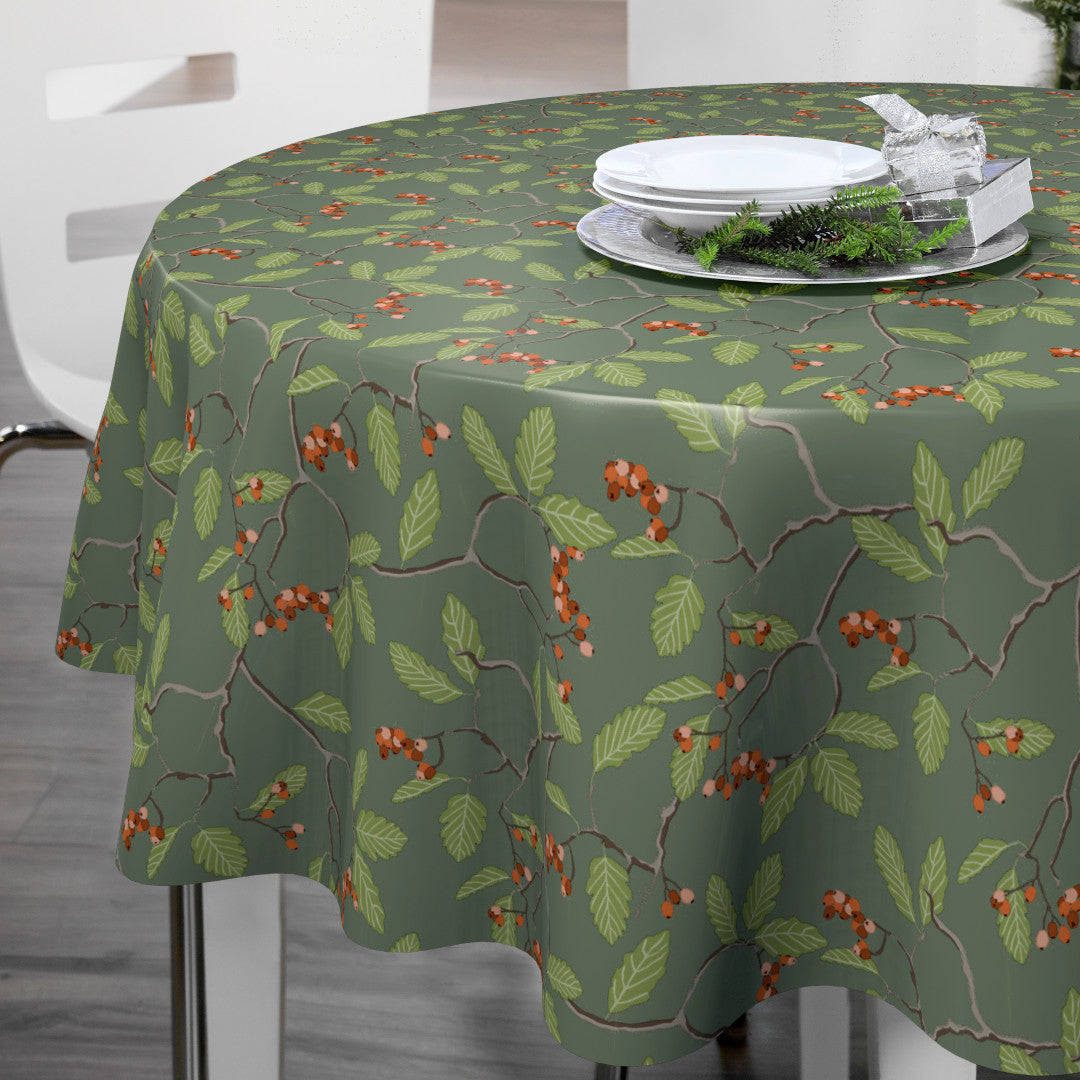 Nordfavn Winter Berry – Grøn julevoksdug med grene og røde bær, rund