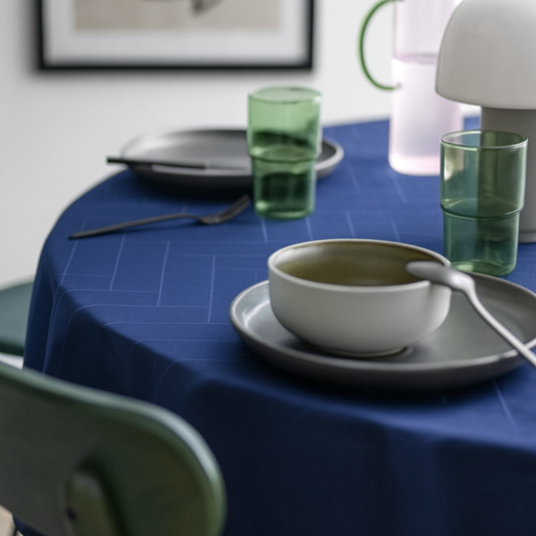 Södahl Tiles rund damaskdug i indigo – Ø180 cm