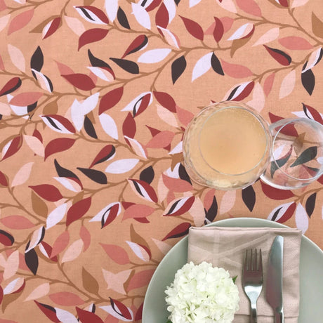 LEAVES Terracotta – Susanne Schjerning tekstilvoksdug med skridsikker bagside, nærbillede