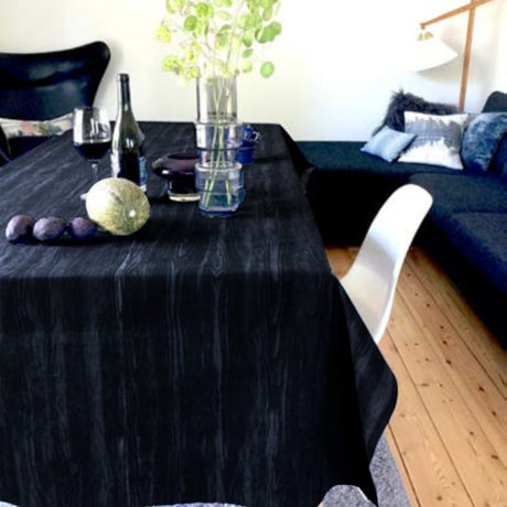 WOOD Midnight – Susanne Schjerning tekstilvoksdug med skridsikker bagside