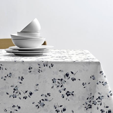 Cherry Blossom Grey – Södahl tekstilvoksdug med skridsikker bagside