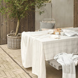 Compliments Brise Grå/Grøn – Stribet hørdug i naturlige toner 150 x 290 cm, miljø