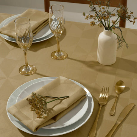 Compliments Wind Brass – Damaskdug med geometrisk mønster 150 x 350 cm, nærbillede 1