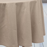 Dotea Beige – Rund damaskdug med diskret prikmønster Ø200 cm, nærbillede