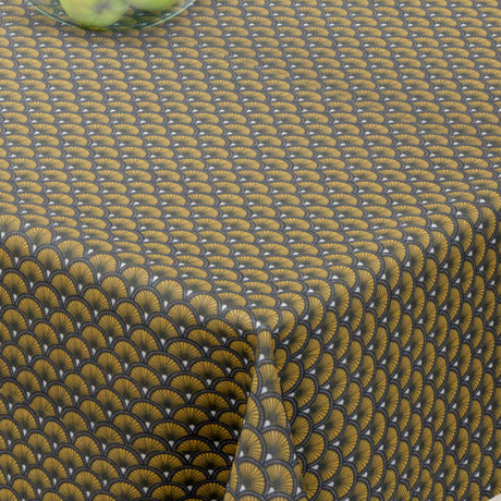 Doucet Mustard – Tekstilvoksdug med grafisk mønster – 155 cm bred, hjørne