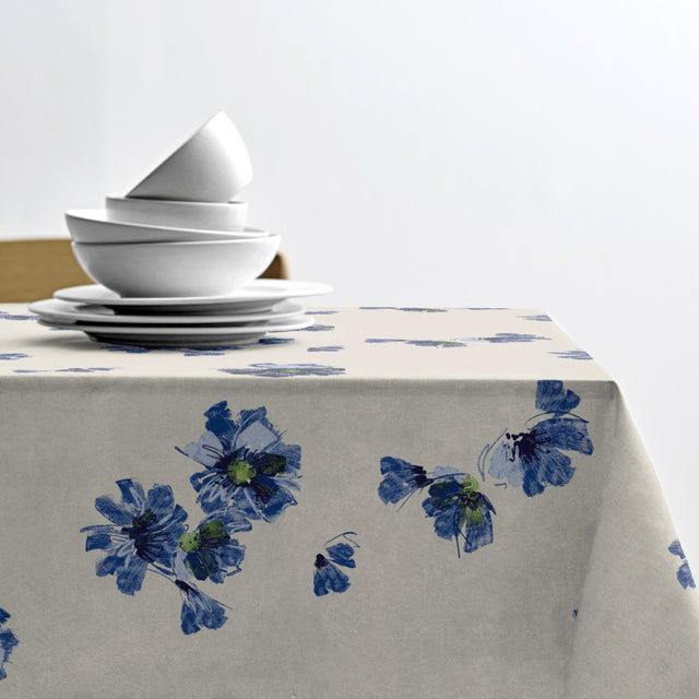 Flora Blue – Södahl tekstilvoksdug med skridsikker bagside