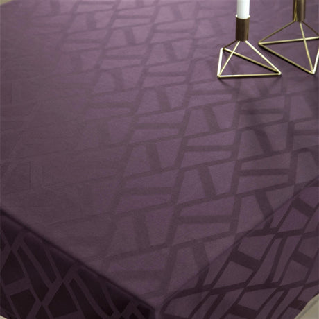 Ice Lilla fra Compliments – Rund elegant damaskdug Ø160 cm