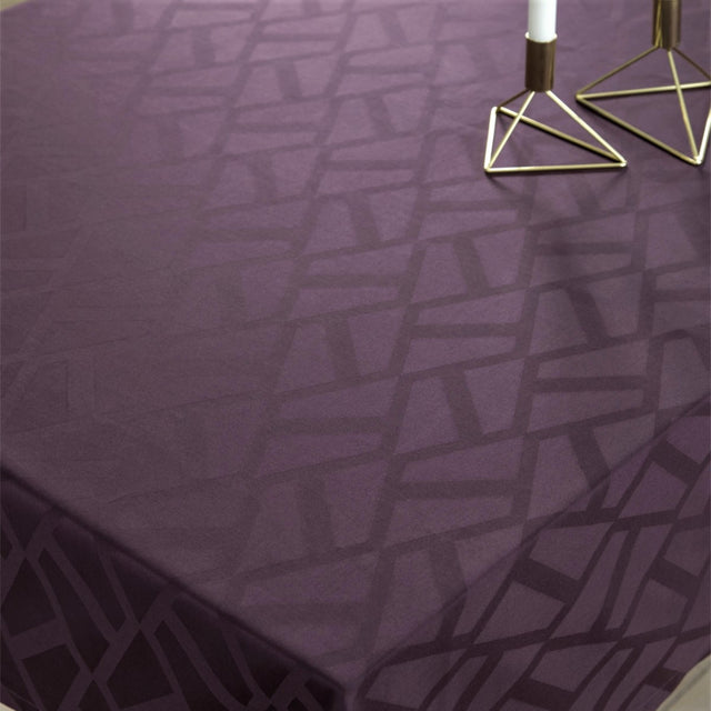 Ice Lilla fra Compliments – Rund elegant damaskdug Ø160 cm