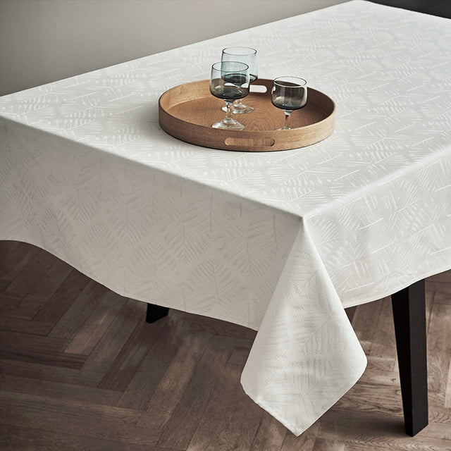 Juna Lea Hvid Jacquard Damaskdug – 150 x 220 cm