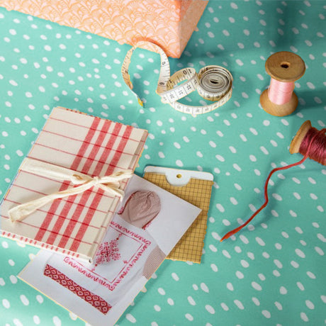 Lola Spot On Lagoon – Voksdug med grafiske prikker