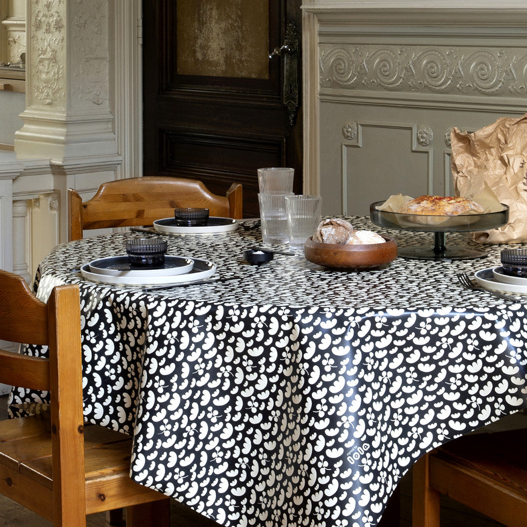Lola voksdug – Parachute Raven Graphic Black, motiv