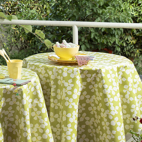 Lola voksdug – Poppy Spring Moss med grafiske forårsblomster, miljø