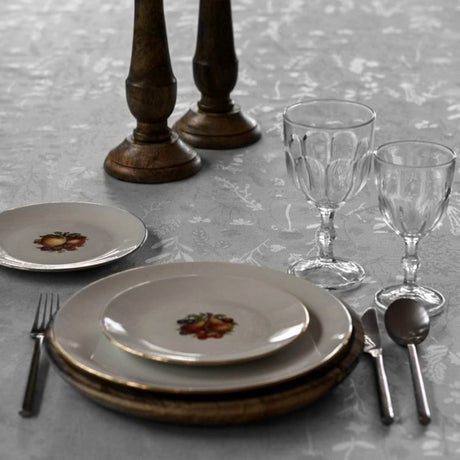 Lorrain Grå – Jacquardvævet tekstilvoksdug – 180 cm bred