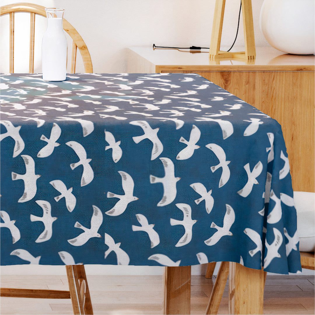 Mouette Blue Sky – Tekstilvoksdug med måger – 155 cm bred, miljø
