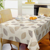 Nordfavn Cocoon Beige – Voksdug med roligt grafisk bladmønster