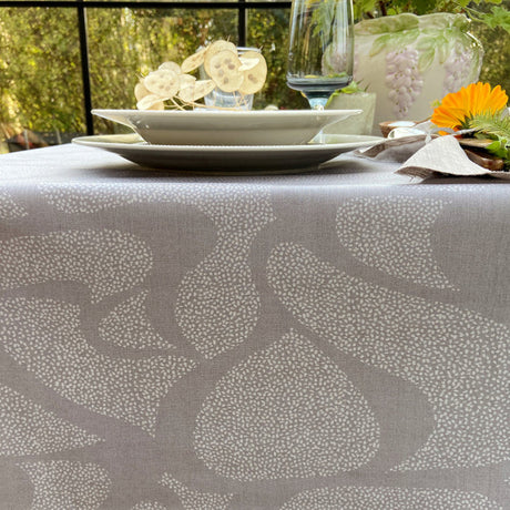 River Granite – Susanne Schjerning tekstilvoksdug med skridsikker bagside, miljø