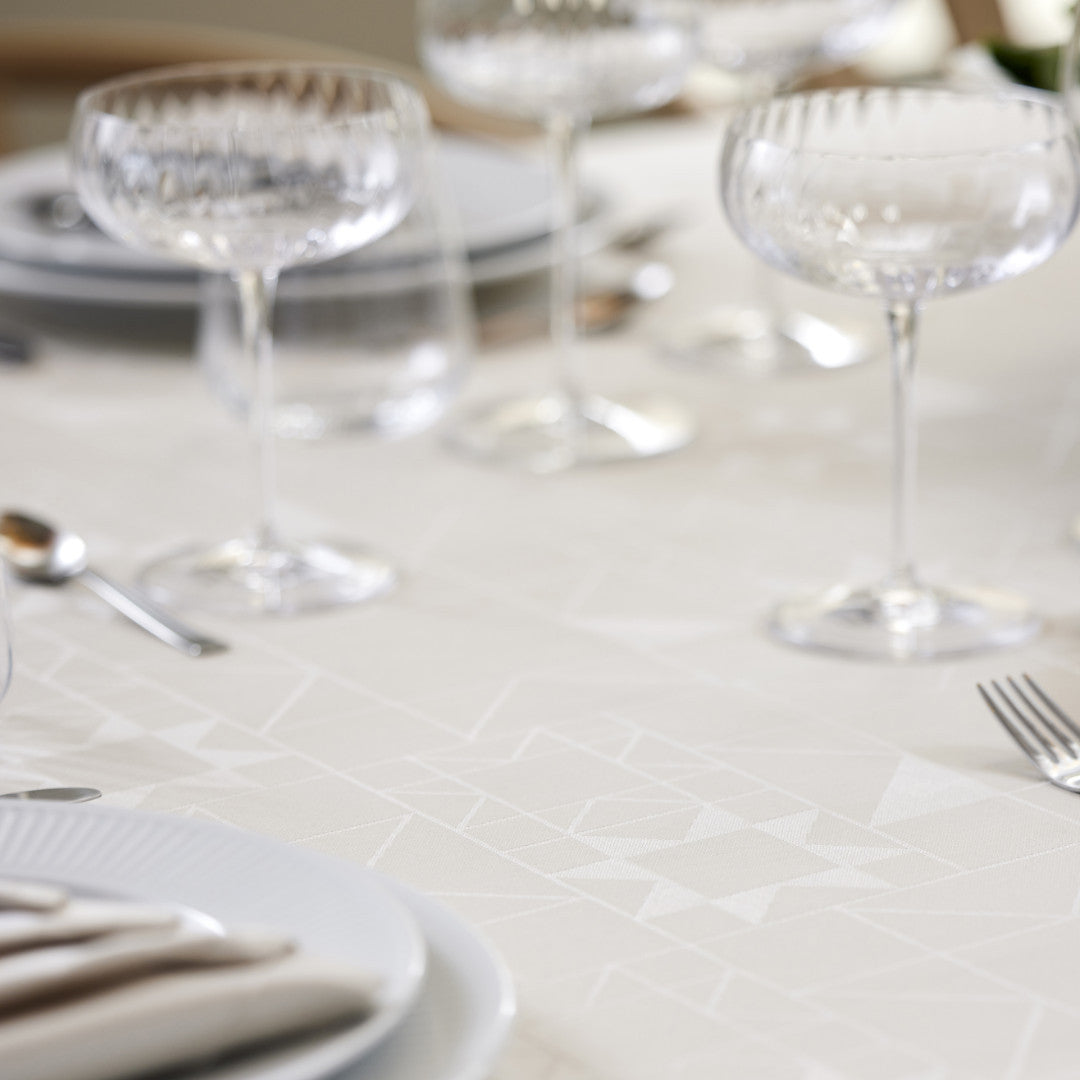 Södahl Star Damask Lys Beige – Rund juledug Ø160 cm, nærbillede