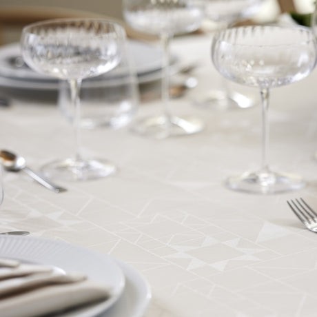 Södahl Star Damask Lys Beige – Rund juledug Ø160 cm, nærbillede