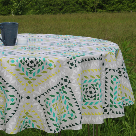 Smalts Geo Green – Tekstilvoksdug med grafisk mønster – 150 cm bred, rund