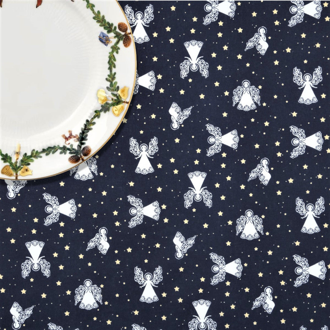 Starry Angels Blue – Tekstilvoksdug med engle og stjerner – 155 cm bred