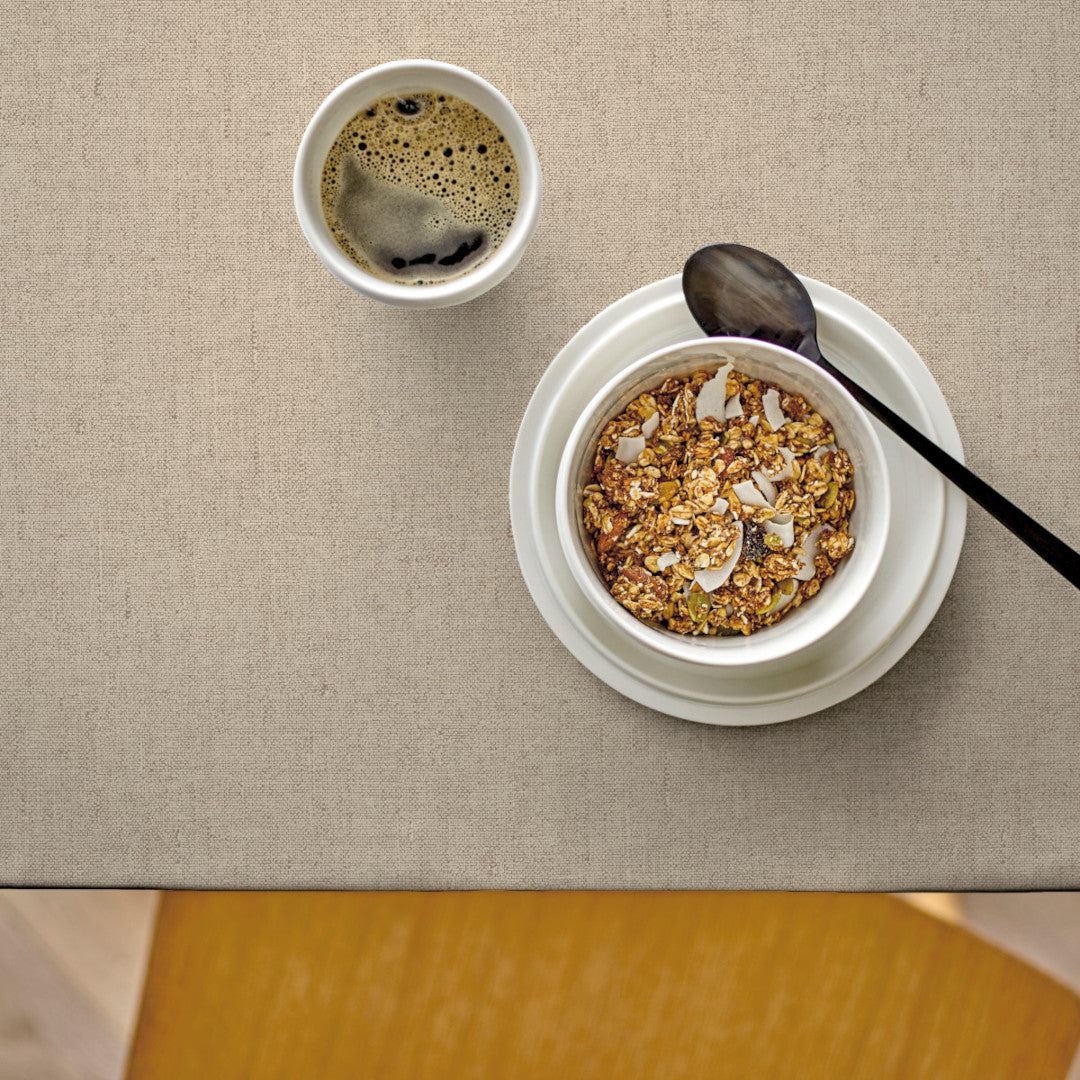 Structure Natur – Södahl tekstilvoksdug med skridsikker bagside, bord