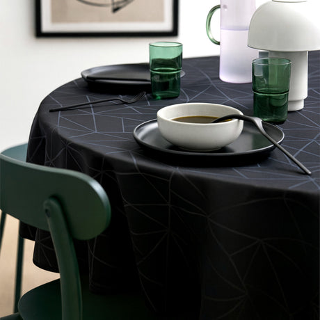 Tilde Sort fra Engholm – Rund klassisk damaskdug Ø180 cm