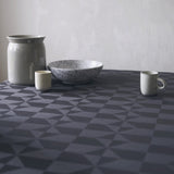 Wind Grå fra Compliments – Elegant damaskdug 160 x 370 cm, nærbillede