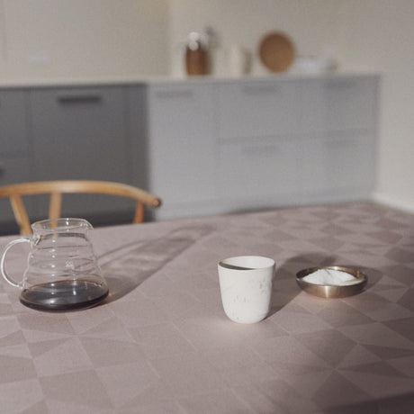 Wind Rose fra Compliments – Elegant damaskdug 160 x 220 cm