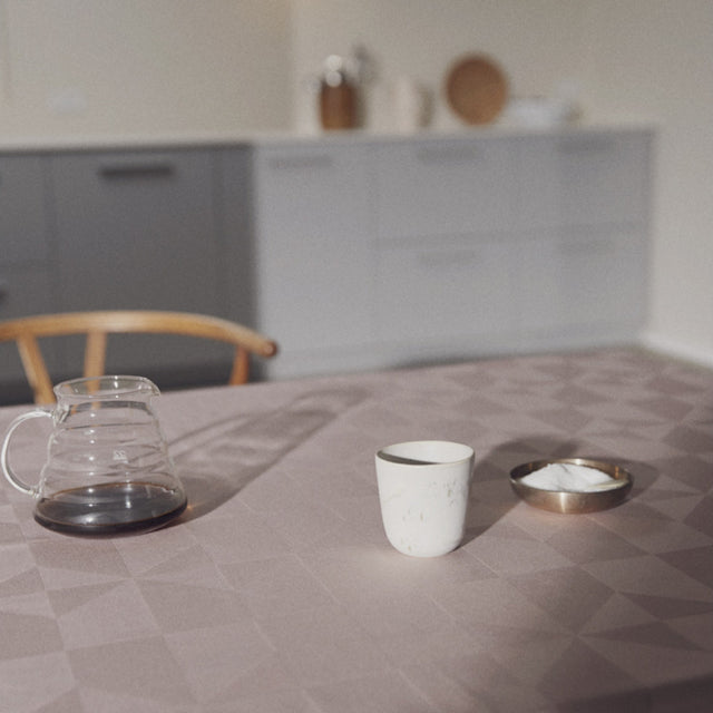 Wind Rose fra Compliments – Elegant damaskdug 160 x 220 cm